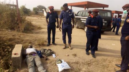 Residents discover corpse of Policeman